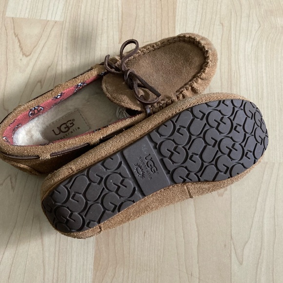 Kids UGG. Size US 2 unisex - Picture 2 of 9